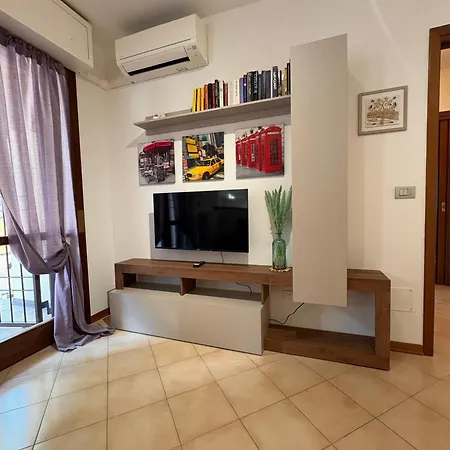 Dalla Bibi Apartment *