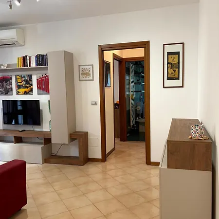 Dalla Bibi Apartment *